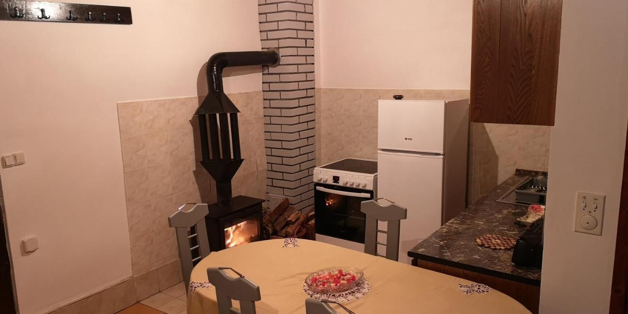 Vikendica Na Sokolini Villa Gornja Koprivna Kültér fotó